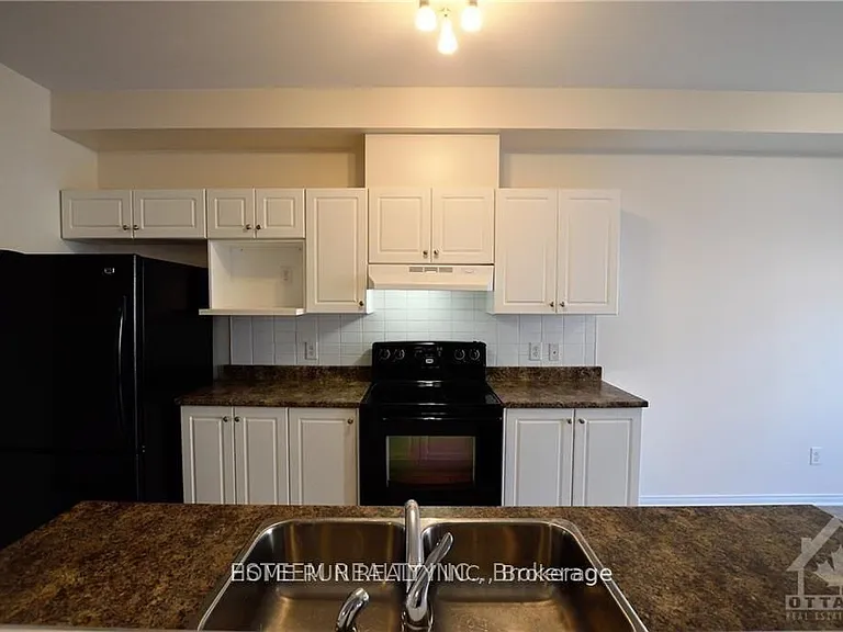 567 Ashbourne Cres — Photo 8