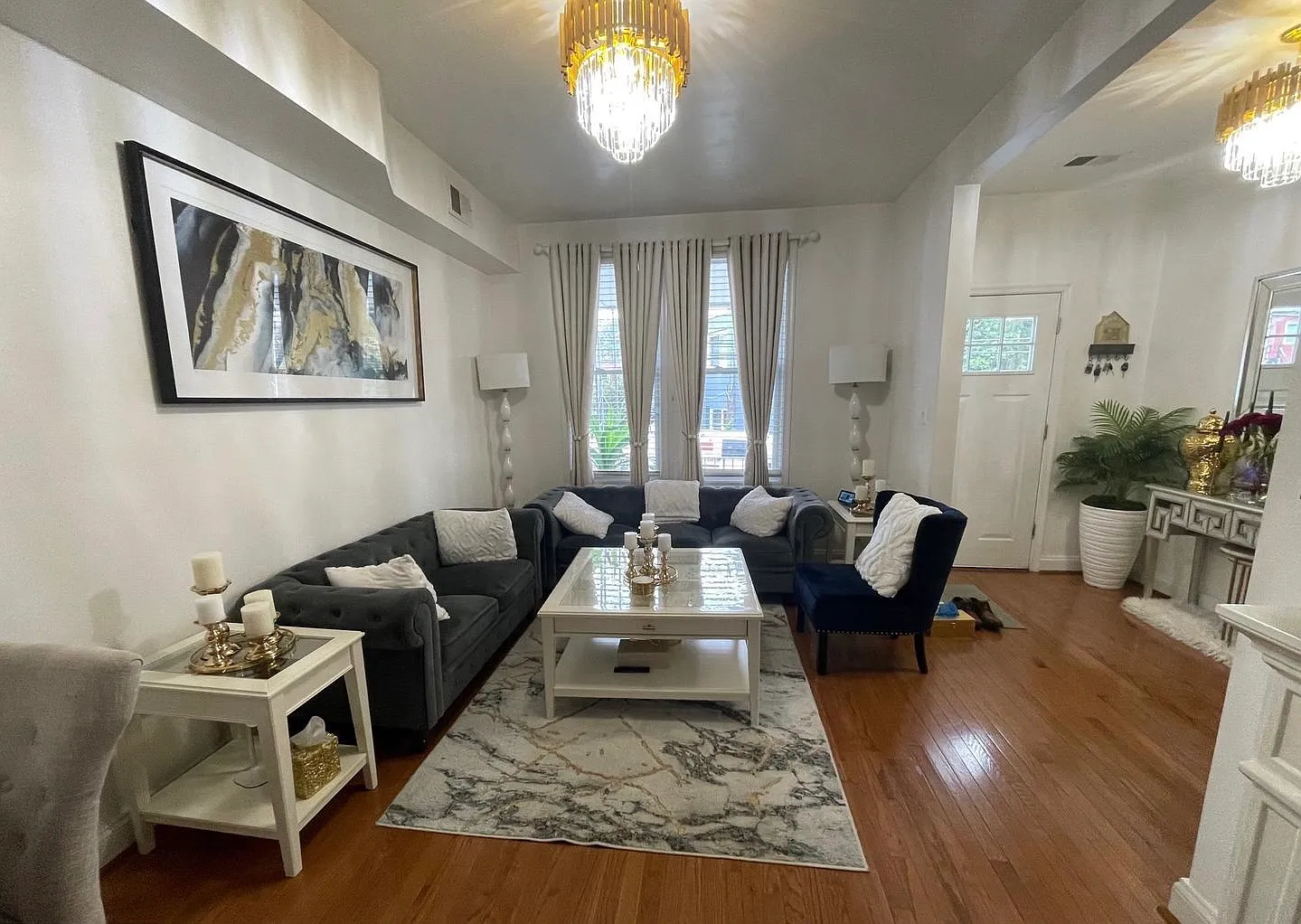 4 bed, 3.5 bath, 1360 sqft, $3,750 — Photo 2
