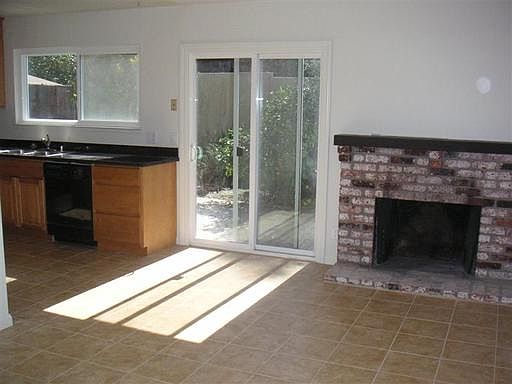 3rd image of 1747 Pine Hollow Cir