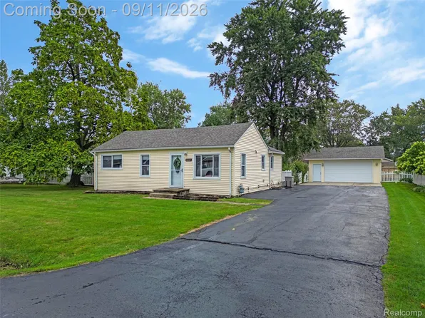 16427 Jackson St, Taylor, MI 48180