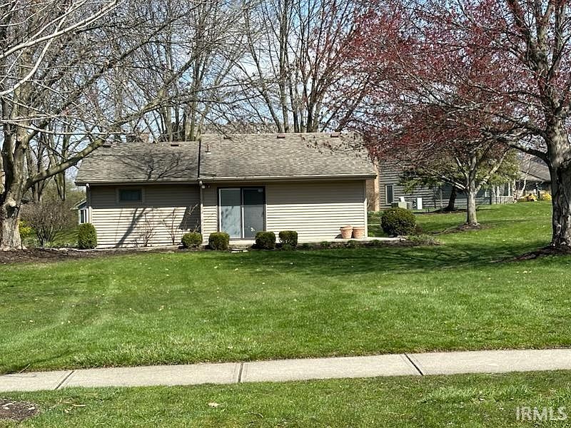 2nd image of 2515 E Saint Thomas Point #33