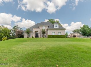8420 Belmor Lakes Dr, Olive Branch, MS 38654