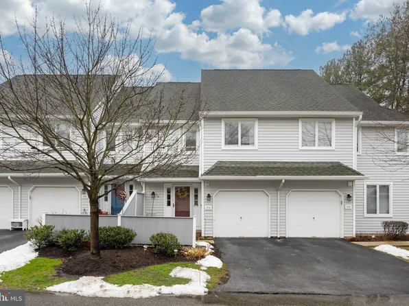 104 E Thomas Ct, Kennett Square, PA 19348