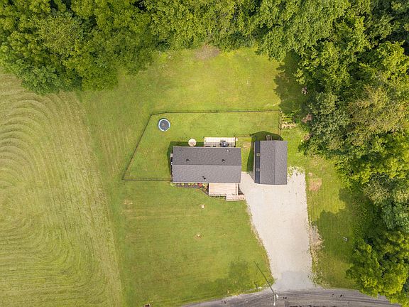 2nd image of 3144 Scheinbach Rd