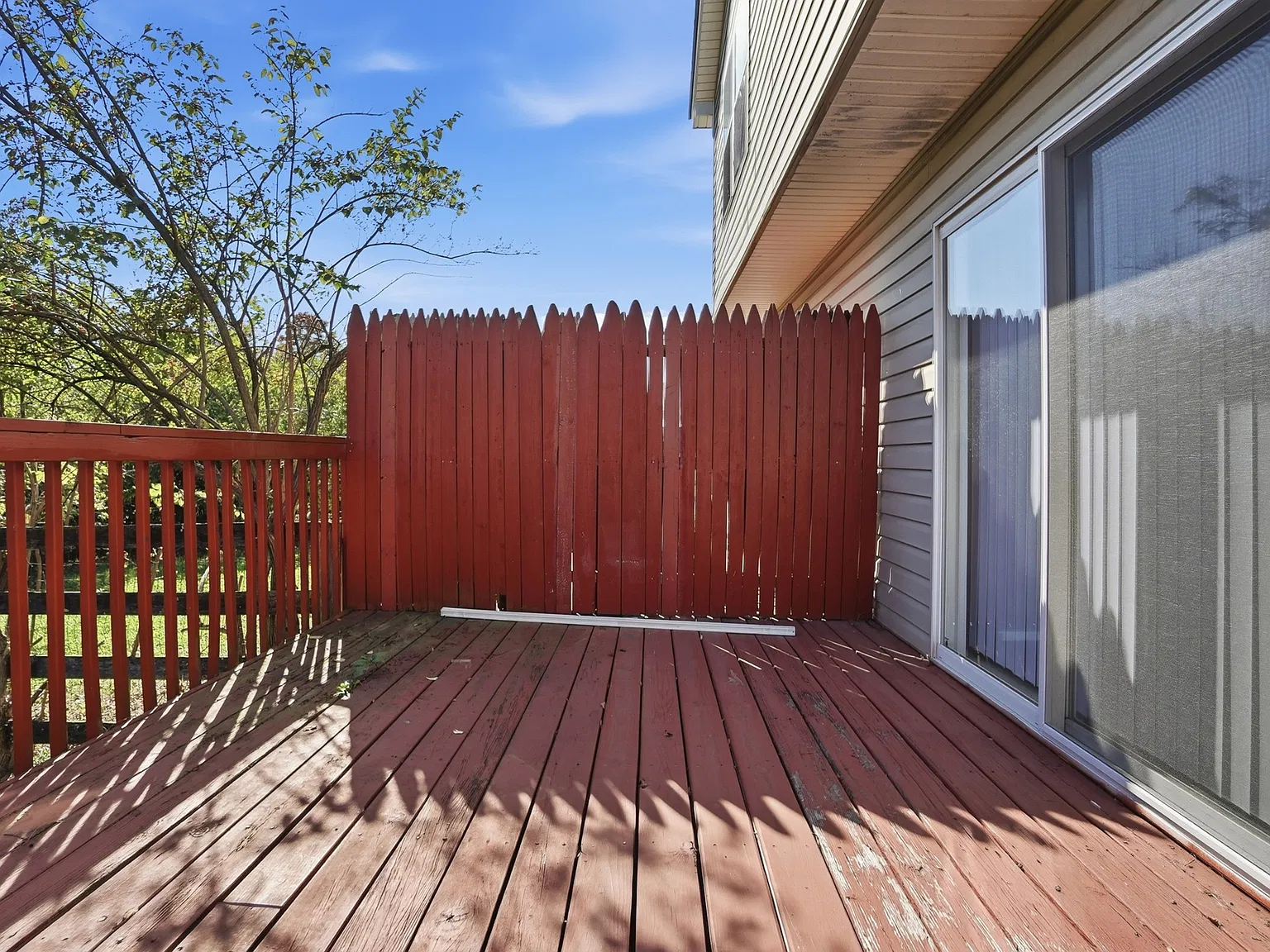 3 bed, 2.5 bath, 1528 sqft, $2,100 — Photo 3