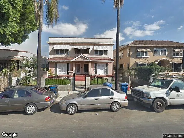 2928 Kenwood Ave — Photo 5