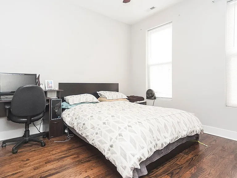1338 W Huron St #3F — Photo 8