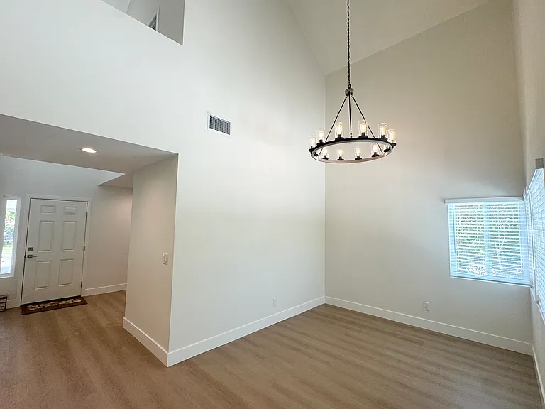 2737 Forest Park Ln — Photo 12