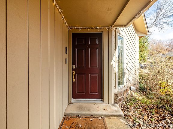 3rd image of 7004 S Peach Ave