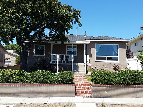 Curb appeal w/ front yard