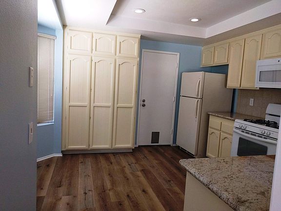 Kitchen with eating area