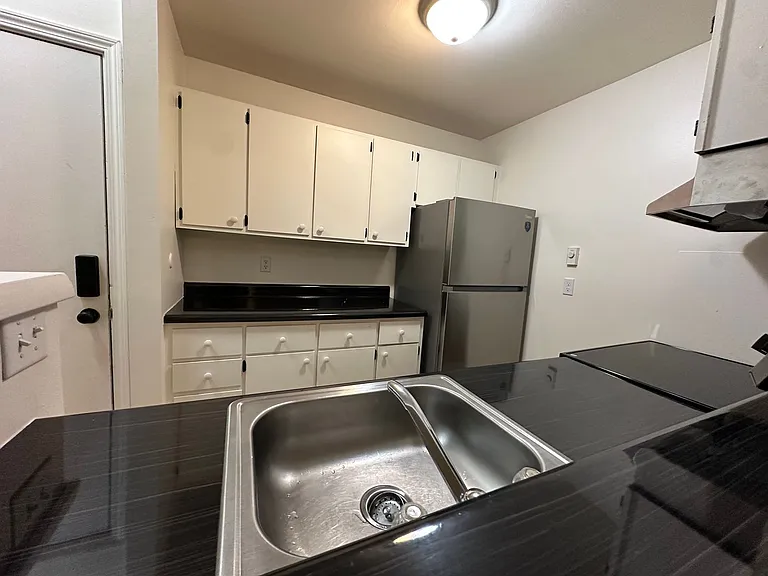 University Park Apartments near Cornell University — Photo 298