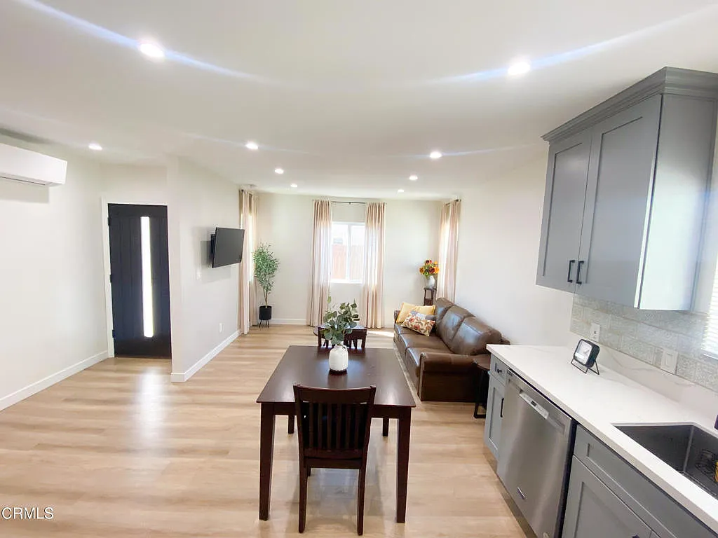 1 bed, 1.0 bath, 605 sqft, $3,400 — Photo 3