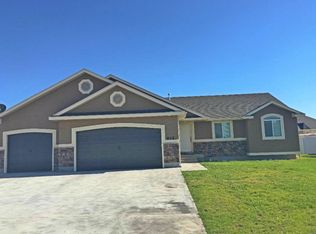 825 W Falcon Cir, Blackfoot, ID 83221