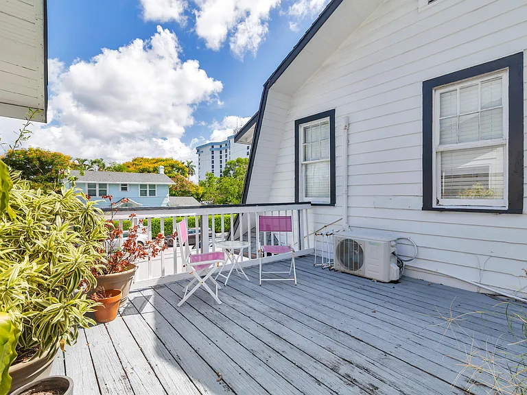 204 Conniston Rd #UPSTAIRS — Photo 13