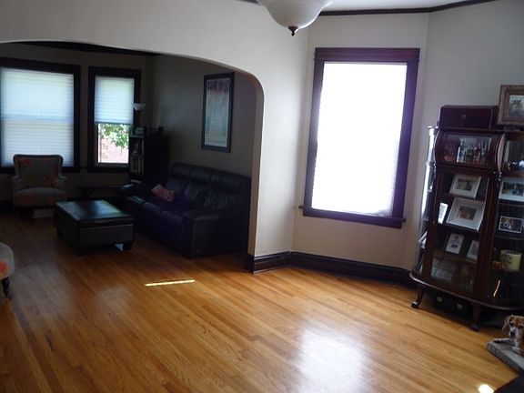 5th image of 2439 W Leland Ave #2