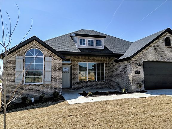 2nd image of 5857 Luna St
