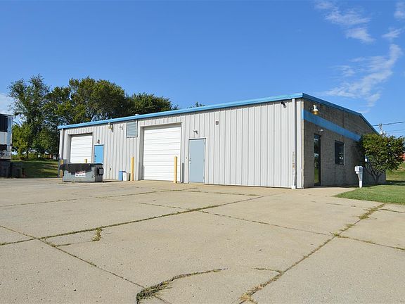 3rd image of 84 Cummings Dr
