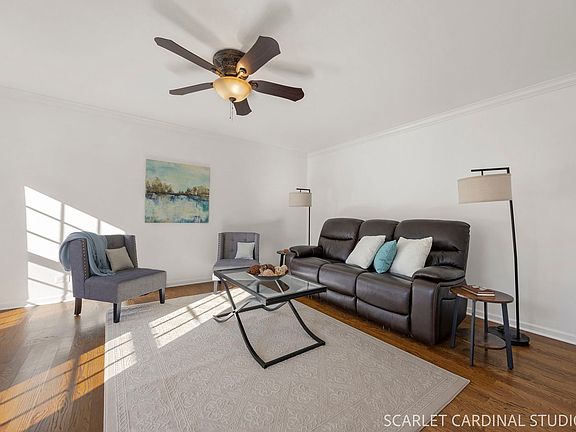 3rd image of 2071 Chatham Dr