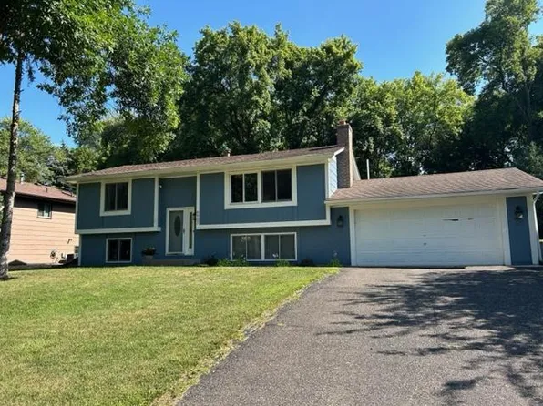 6907 Crest Dr N, Maple Grove, MN 55311