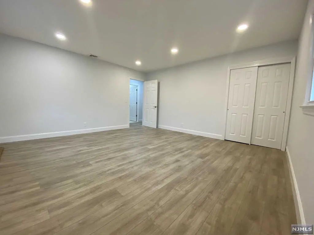 2 bed, $2,700 — Photo 4