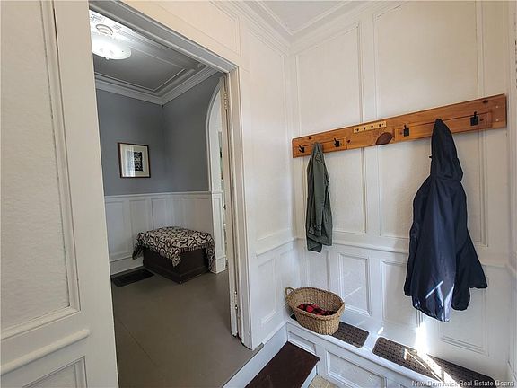 3rd image of 293 Crown St