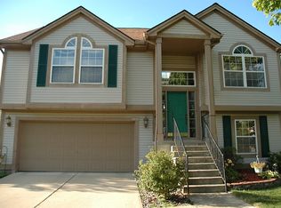 6878 Fox Ln, Waterford, MI 48327