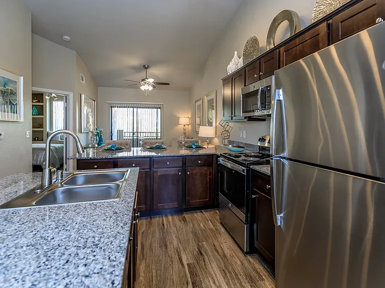 1e1/1f1 928 SQFT 1 Bed 1 Bath