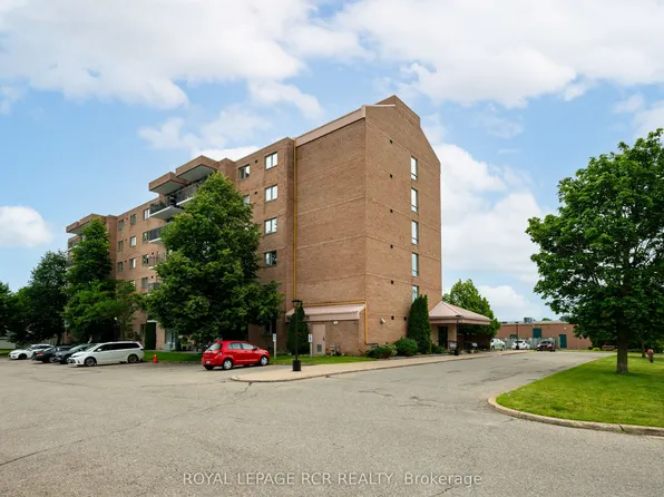 16 4th St #13, Orangeville, ON L9W 4N7