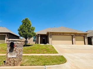 12613 NW 5th St, Yukon, OK 73099