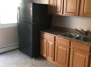 506 Willow St #1R, Woonsocket, RI 02895