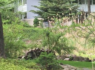 290 Quaker Rd, Chappaqua, NY 10514