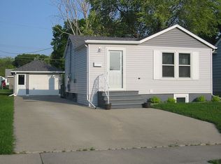 405 21st St S, Fargo, ND 58103