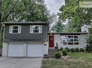 6908 Reeds Rd, OVERLAND PARK, KS 66204