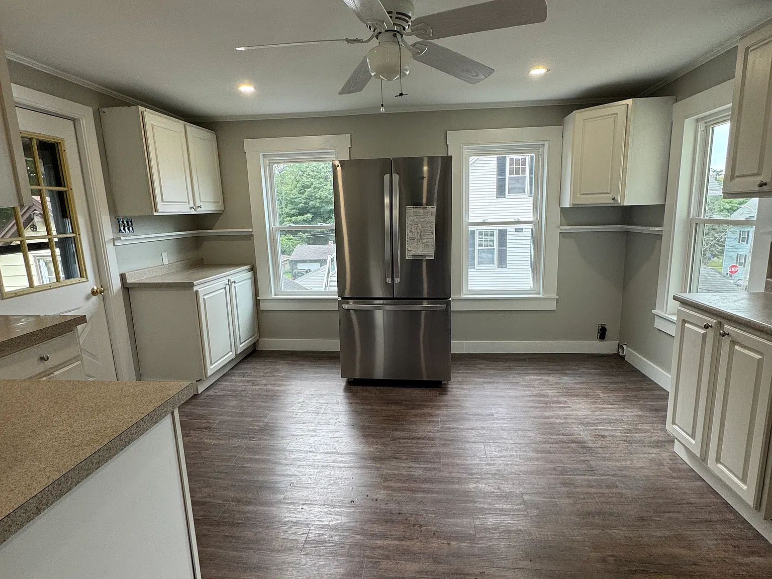 2 bed, 1100 sqft, $1,850 — Photo 3