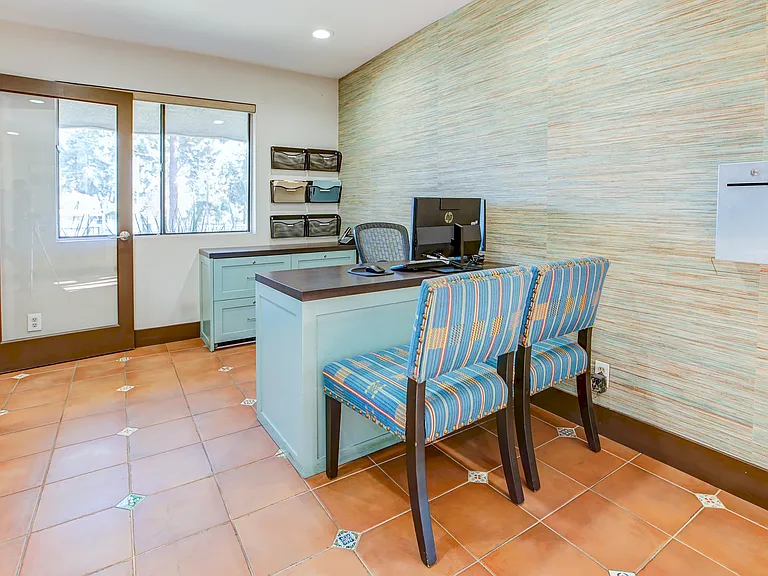 Monte Vista Apartments — Photo 28