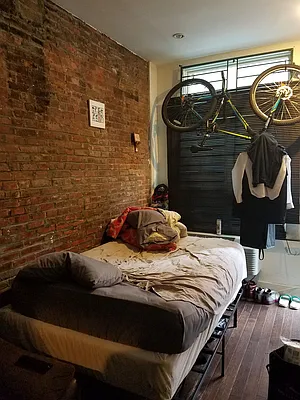 Rented by Space Link Realty | media 27