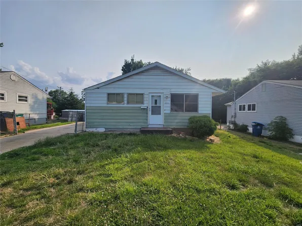 200 Glen Garry Rd, Saint Louis, MO 63137