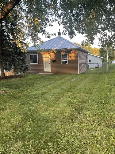 769 4th Ave NW Photo 1
