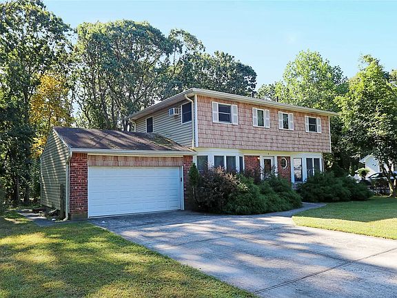2nd image of 4 Harloquin Dr