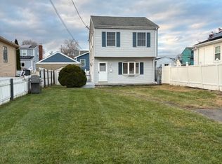 48 Baker St, Bridgeport, CT 06606