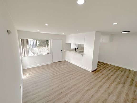 3rd image of 5315 Lorna St APT F