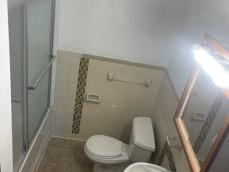 201 E Ave N — Photo 1