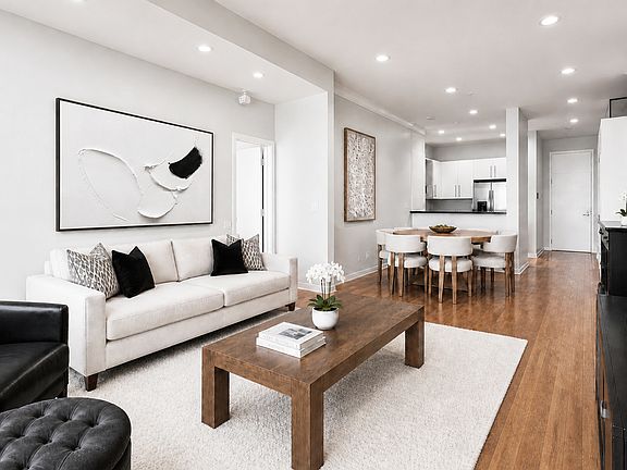 5th image of 500 W Superior St Unit 1708