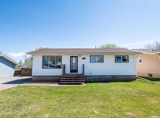 512 9th St E, Wynyard, SK S0A4T0