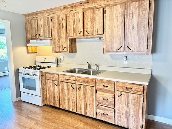 5th image of 33 Spring St #2