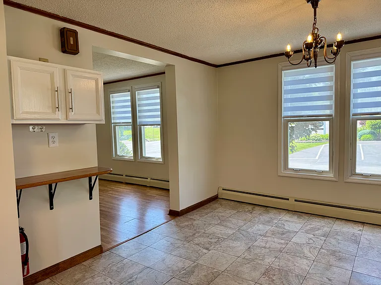 Dining space and breakfast nook (continued)