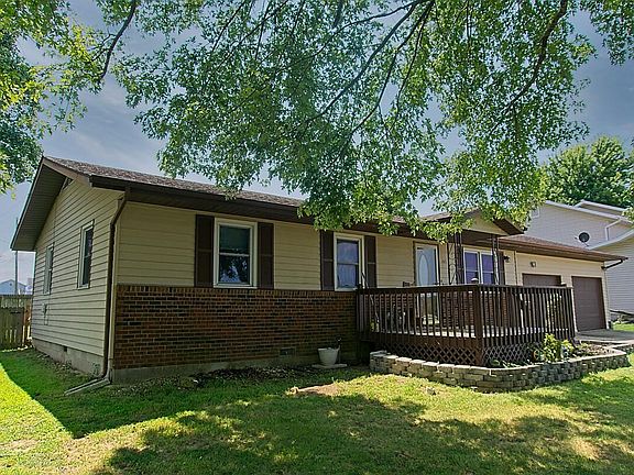 2nd image of 103 E Willow Street