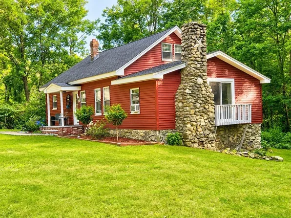 32 Turner Rd, Oxford, MA 01540