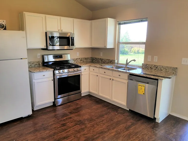 9220 Lenox Dr — Photo 2